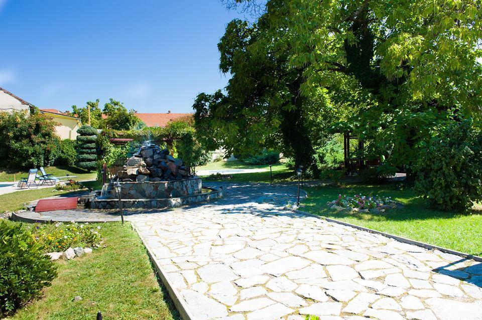 Pensiunea Eden Caransebeş Dış mekan fotoğraf